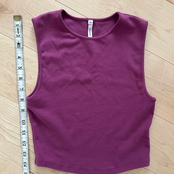 Aritzia Sunday Best cropped tank - Picture 2 of 4